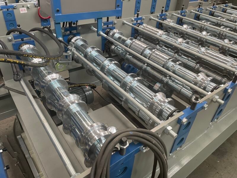 R panel roll forming machine - Image 2