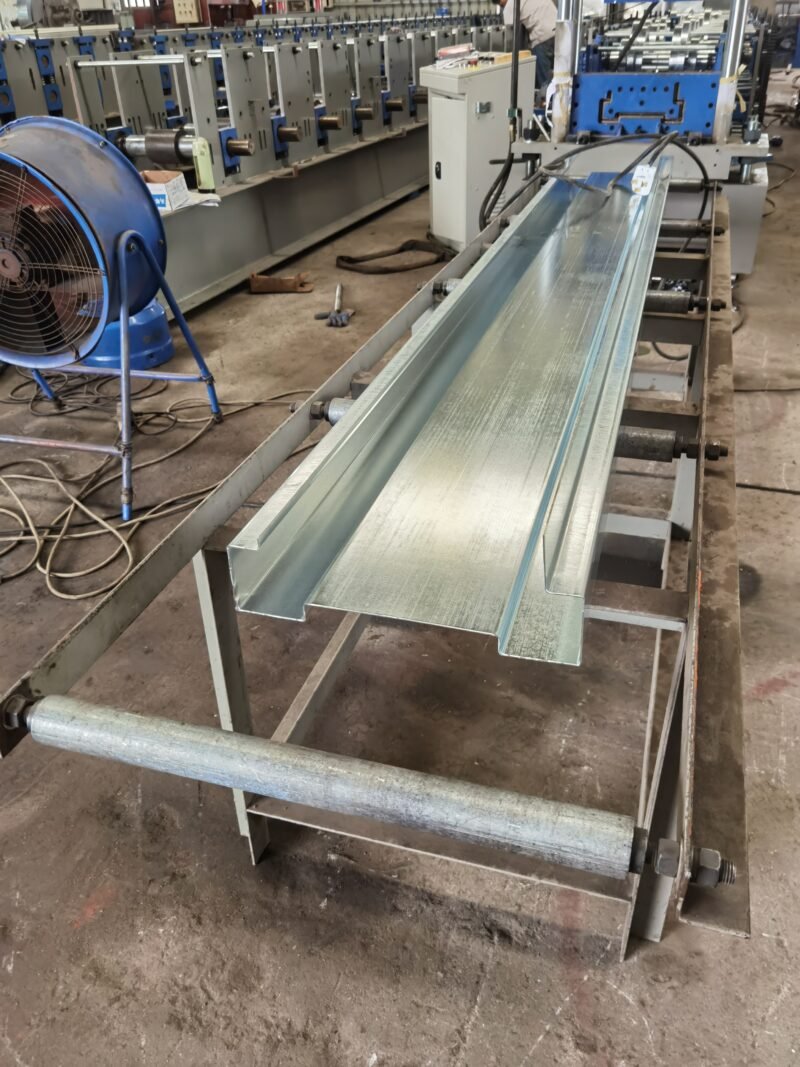 upright roll forming machine