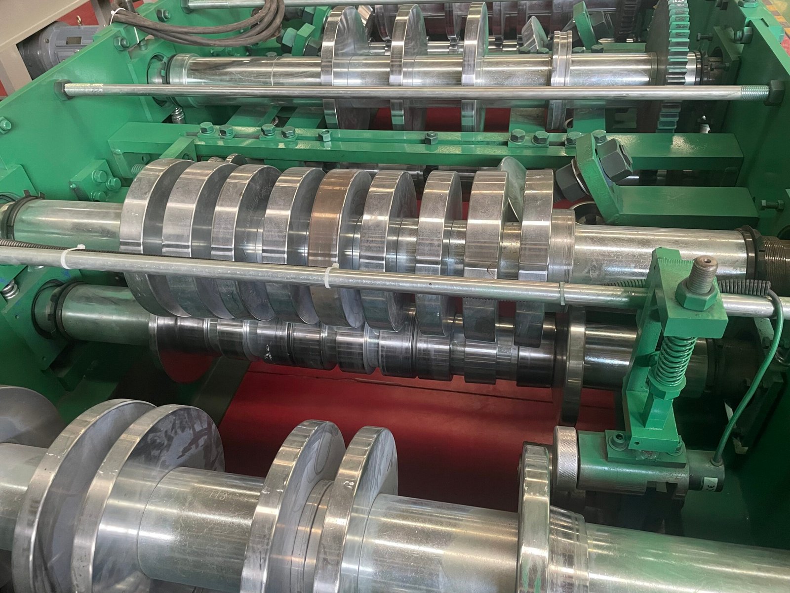 Floor deck roll forming machine for U.K. - Image 3